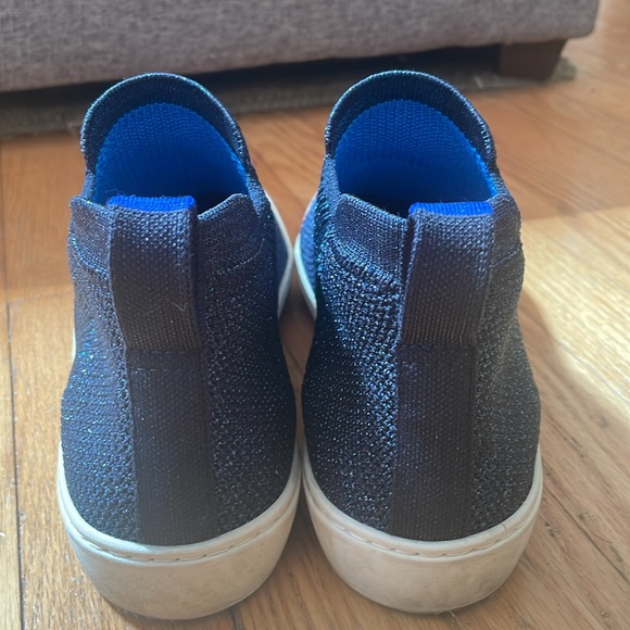 Very lightly worn Rothy’s Chelsea sneaker size 9. - Picture 4 of 6